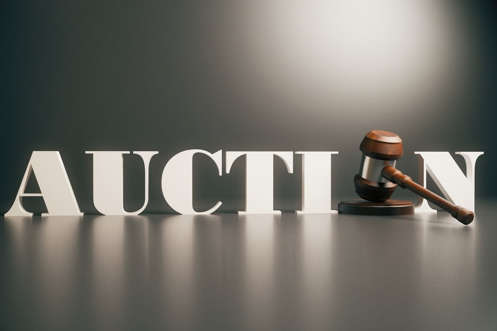 Licitație funciară cu strigare